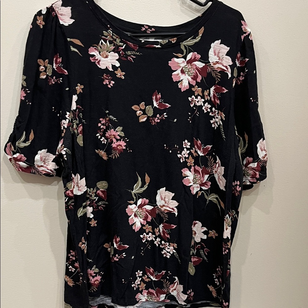 Floral Black Top by Rewind